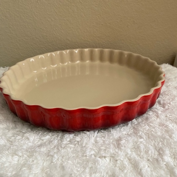 NWT Le Creuset Fluted Flan Dish in Cerise - Picture 6 of 11